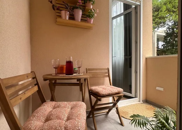 Izzy apartment